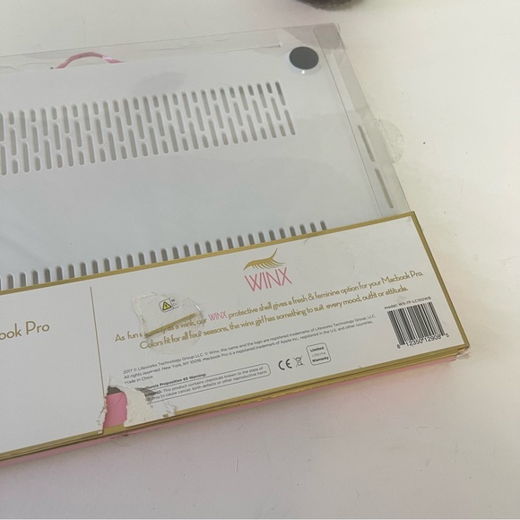 iHome Zoe 13” MacBook Pro White & Black Marble Laptop Cover - New! Reemoly - Picture 4 of 7